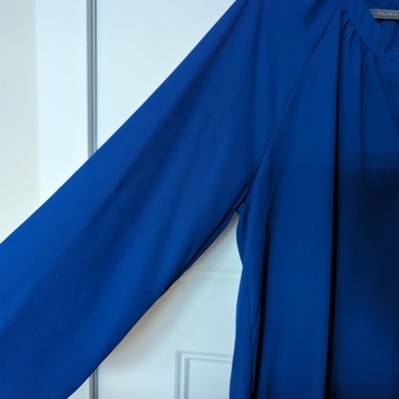 Gibson NWOT cobalt blue ,long sleeve blouse,button front, Raglan sleeve - Picture 6 of 6